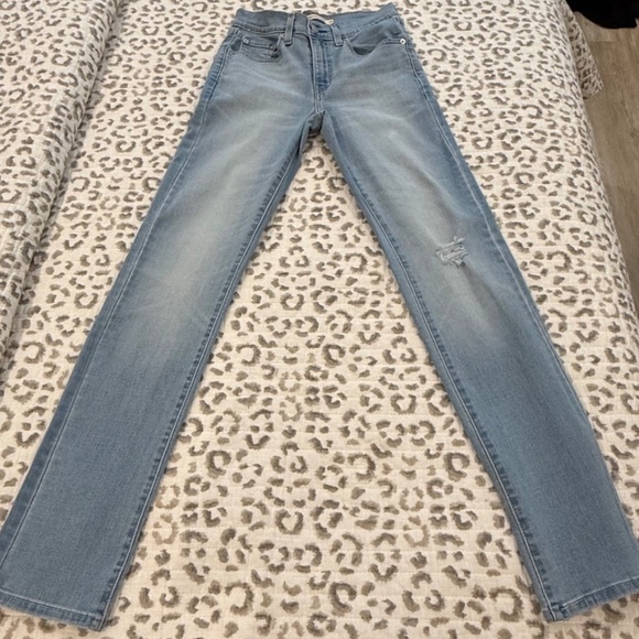 Levis 724 High Rise Straight Denim Light Wash Distressed Blue Jeans Size 25 - Picture 8 of 10